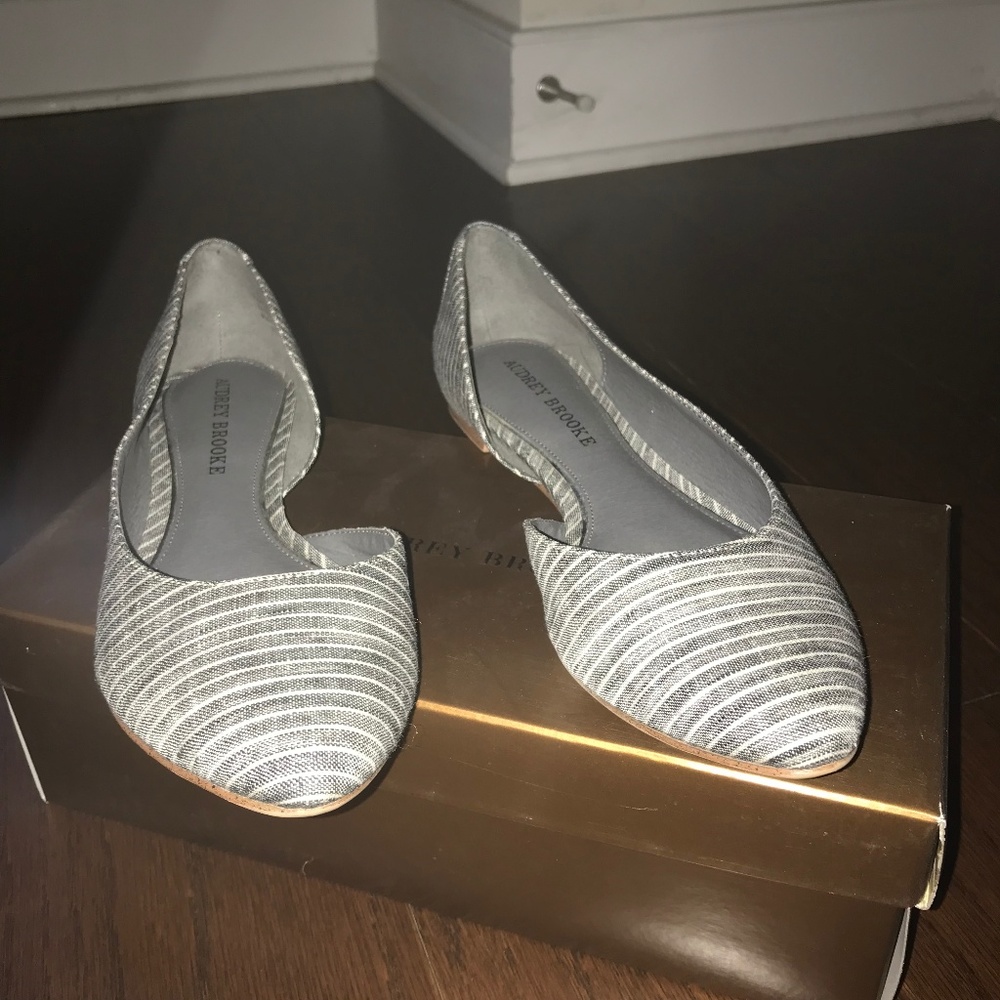 EUC Audrey Brooke Mia Pointed Toe Flat Gray 8.5